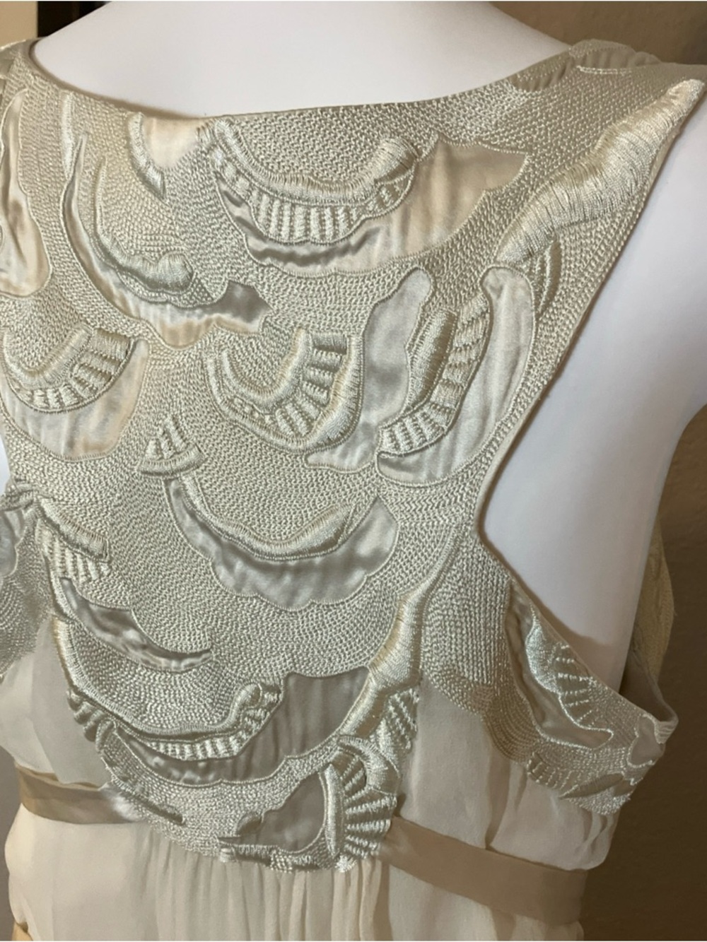 Cream silk dress size 4 Mint by Jodi - Picture 2 of 7